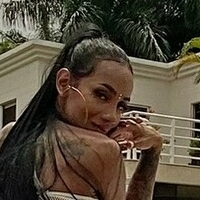 Laura Saenz Nue