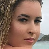 Lauren Sangster Nue