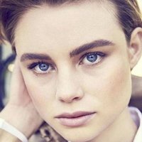 Lucy Fry Nue