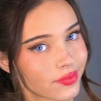 Lydia Coxson Nue