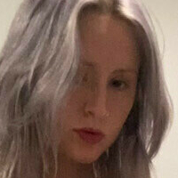 Mia Gladston Nue