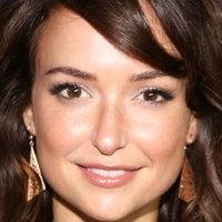 Milana Vayntrub Nue