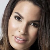 Nadine Velazquez Nue