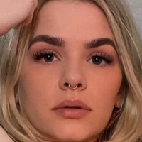 Olivia Clarke Nue