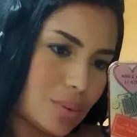 Paola Flores Nue