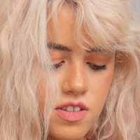 Peach Kennedy Nue