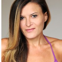 Phebe Szatmari Nue
