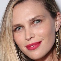 Sara Foster Nue