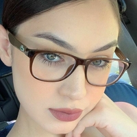 Sarah Saxah Nue