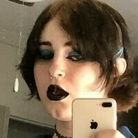 Scarlet Skeie Nue