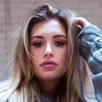Stassie Karanikolaou Nue