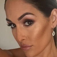 The Bella Twins: Nue