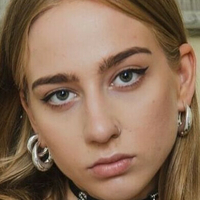 vatacukrova Nue