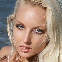Veronika Simon Nue