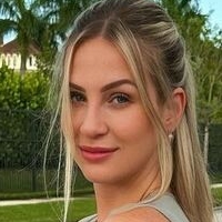 Vitoria Nicolau Nue