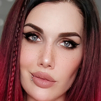 Yana Kovarski Nue