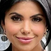 Yesligomez Nue