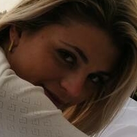 zoecastelli Nue