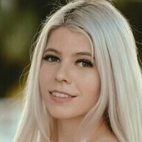 zoeybrooks18 Nue